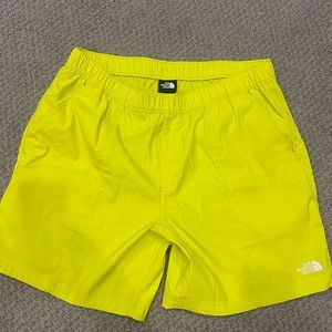 North face mens wanderer shorts (Large ) Neon Green - perfect condition !!